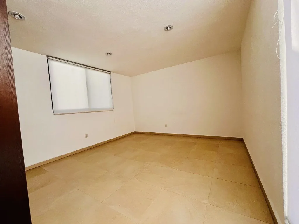 Renta de Casa en Valle de Juriquilla con gran salón en PA