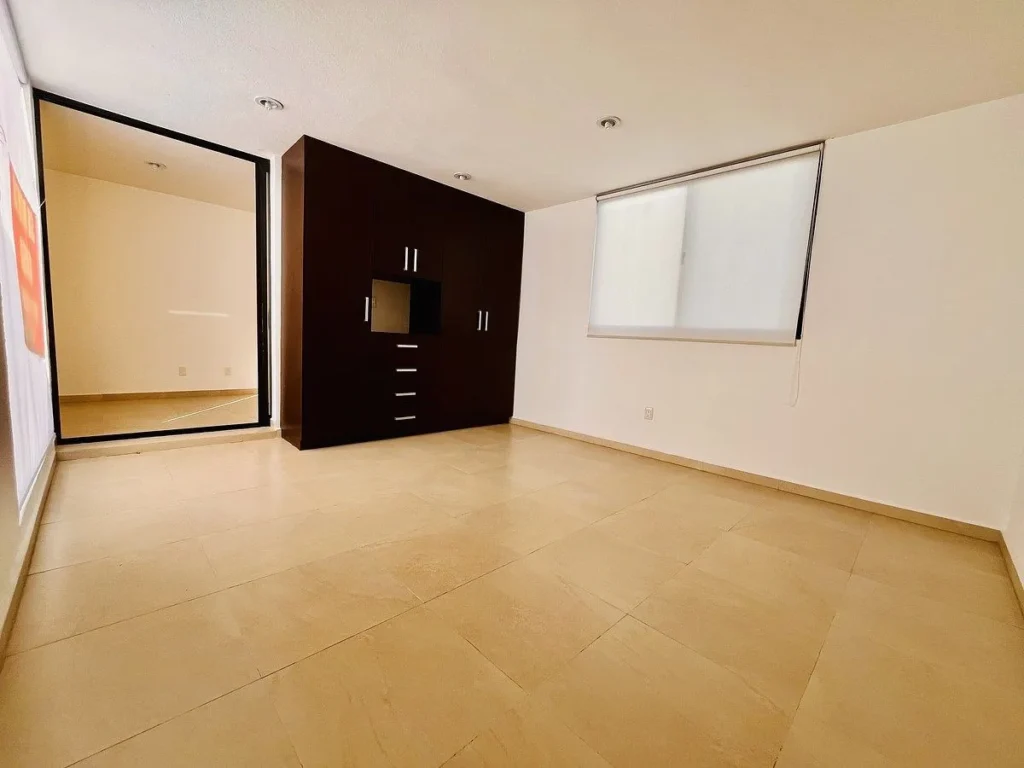 Renta de Casa en Valle de Juriquilla con gran salón en PA