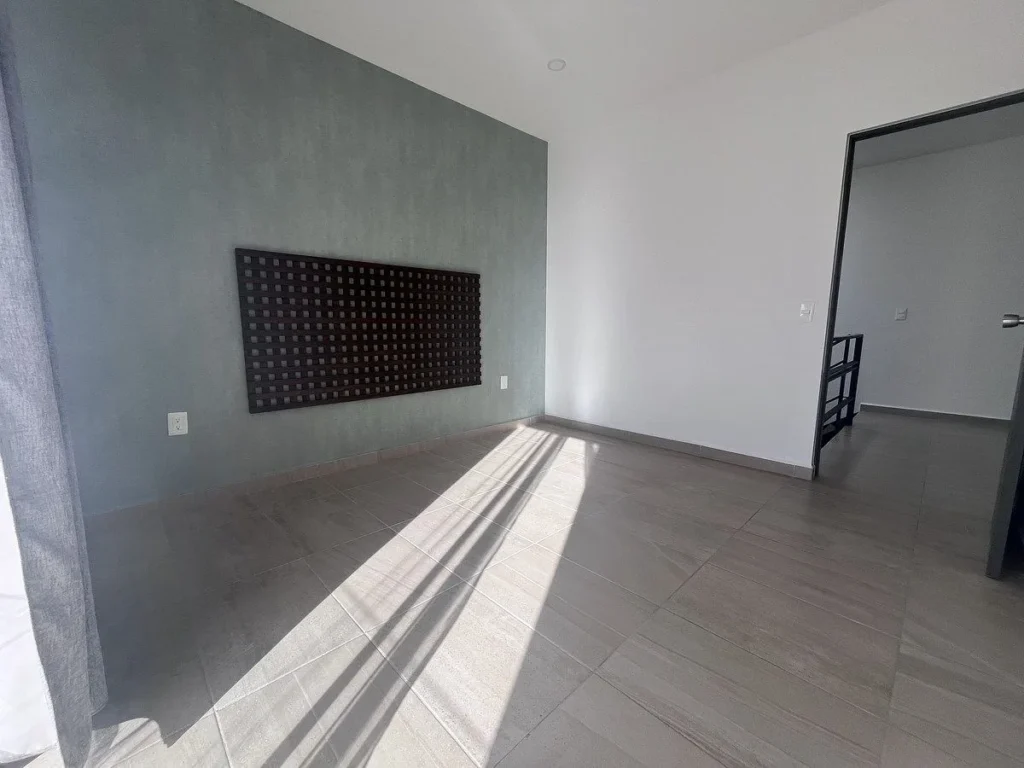 Casa en Venta en San Isidro Juriquilla con habitación en PB