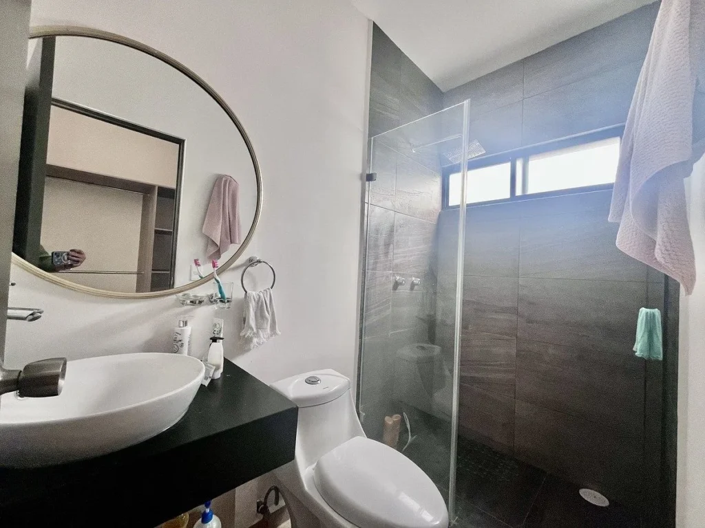 Casa en Venta en San Isidro Juriquilla con habitación en PB