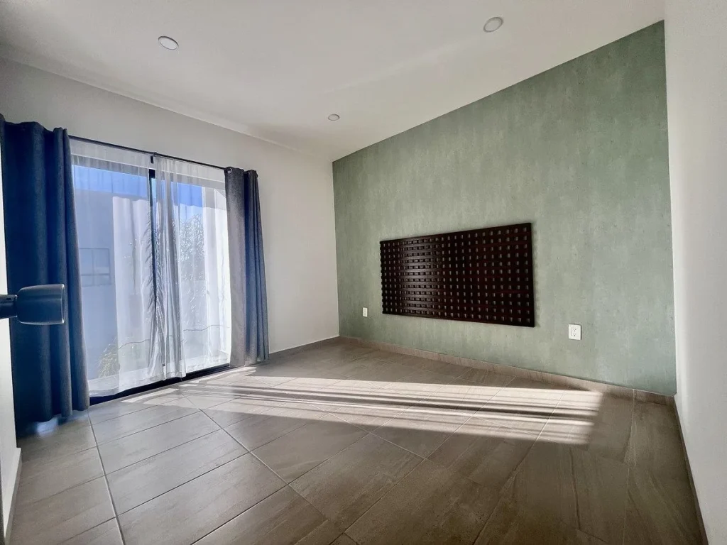 Casa en Venta en San Isidro Juriquilla con habitación en PB