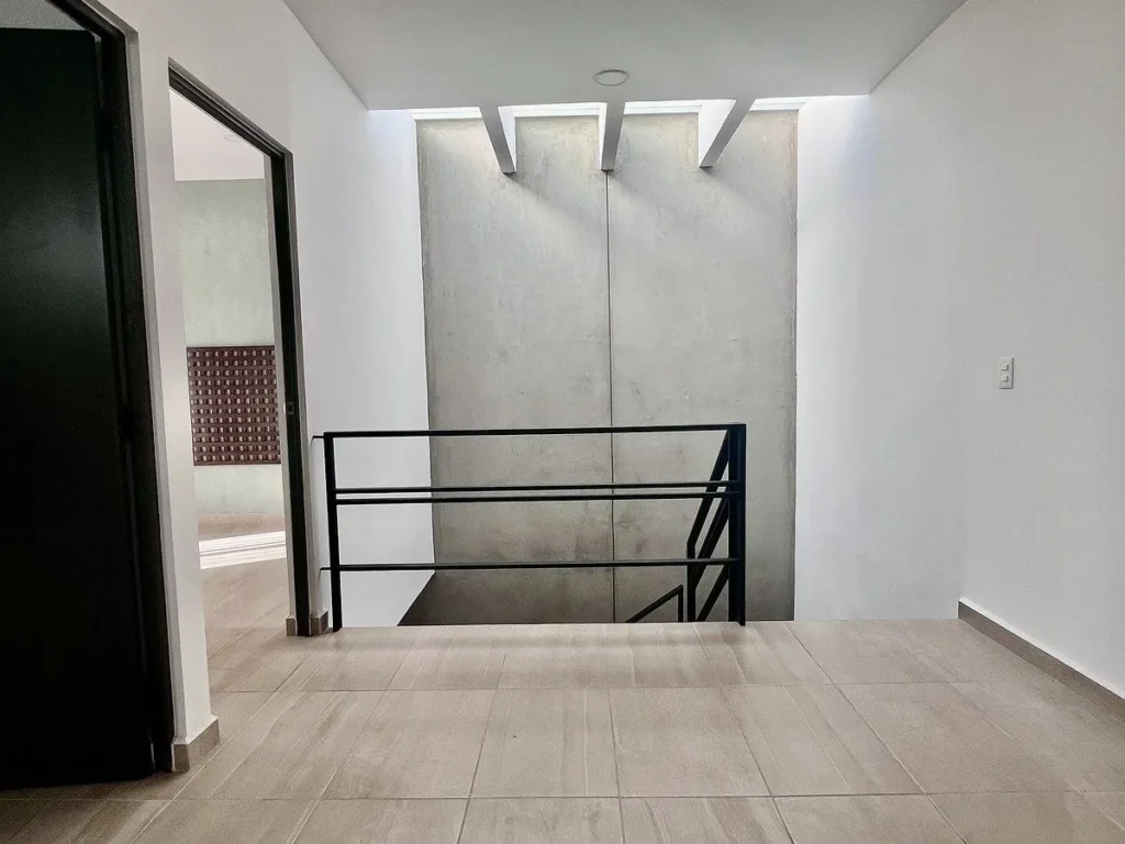 Casa en Venta en San Isidro Juriquilla con habitación en PB