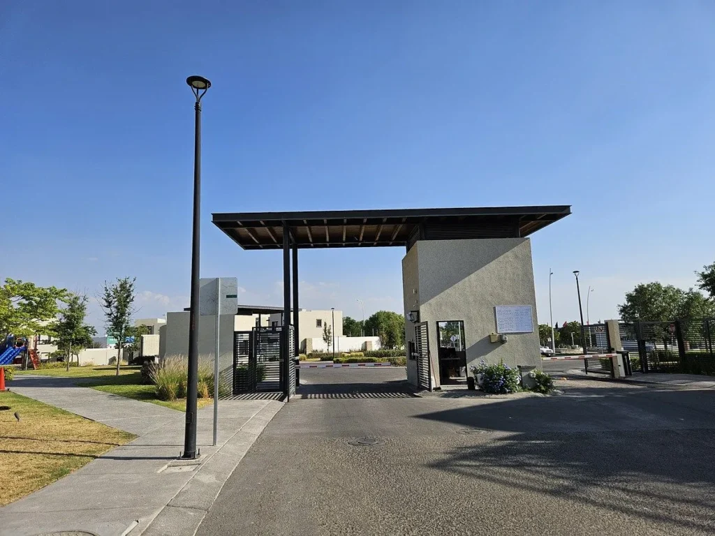 Departamento de 2 niveles en venta en Zakia