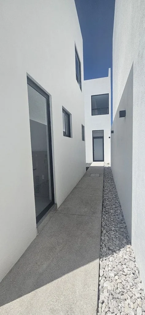 Casa en venta en Zibata con Alberca