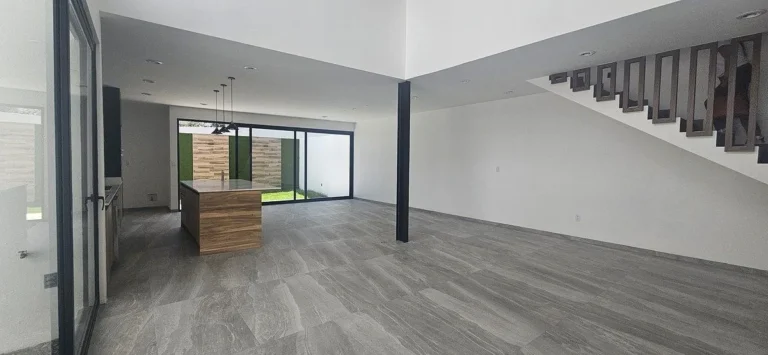 Casa en venta en Zibata con Alberca