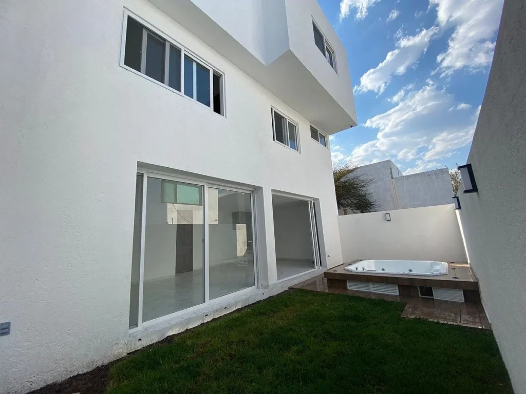 SE VENDE CASA NUEVA EN ZIBATA