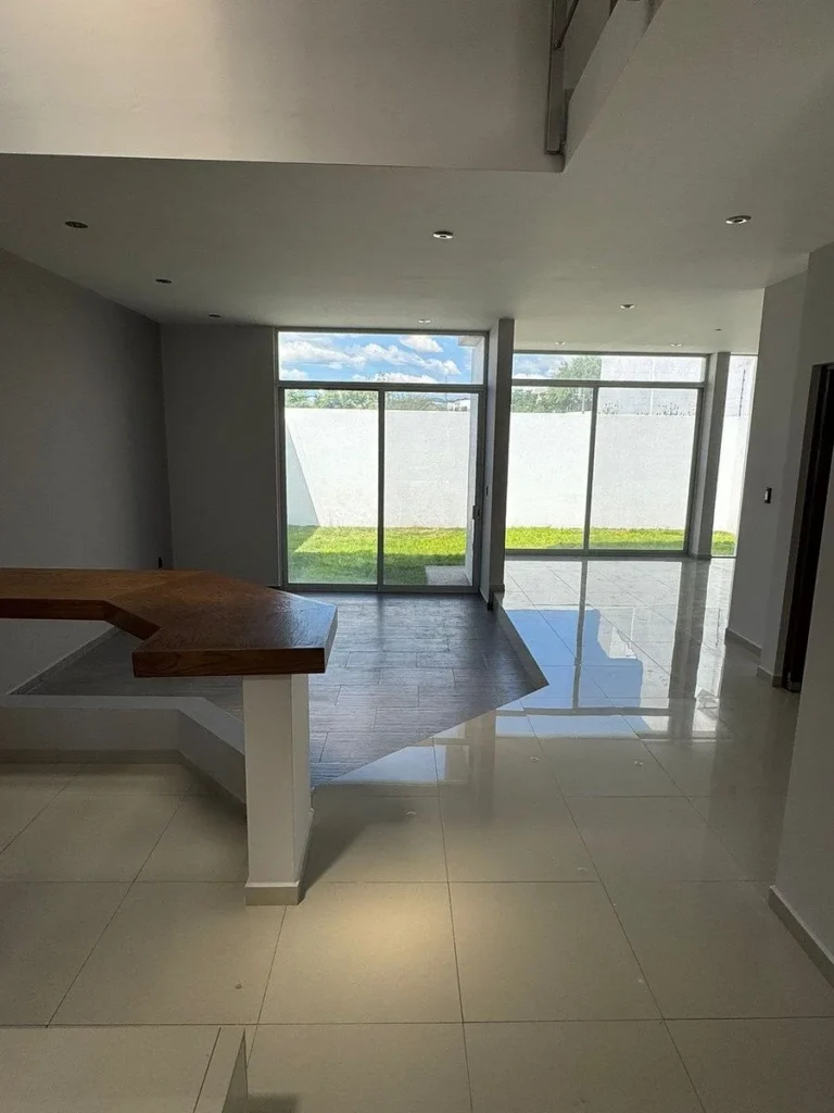 CASA EN VENTA, LOMAS DE JURIQUILLA ¡¡ IMPECABLE!!