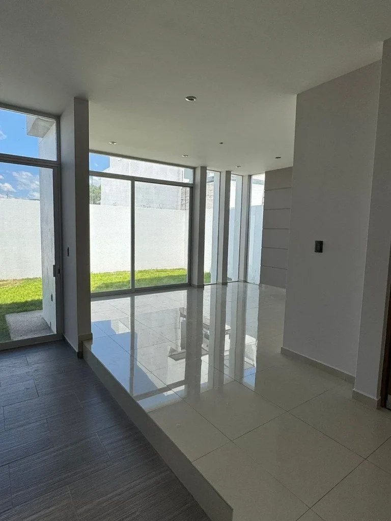 CASA EN VENTA, LOMAS DE JURIQUILLA ¡¡ IMPECABLE!!