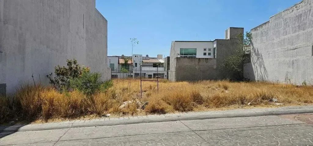 VENDO TERRENO PLANO EN MILENIO