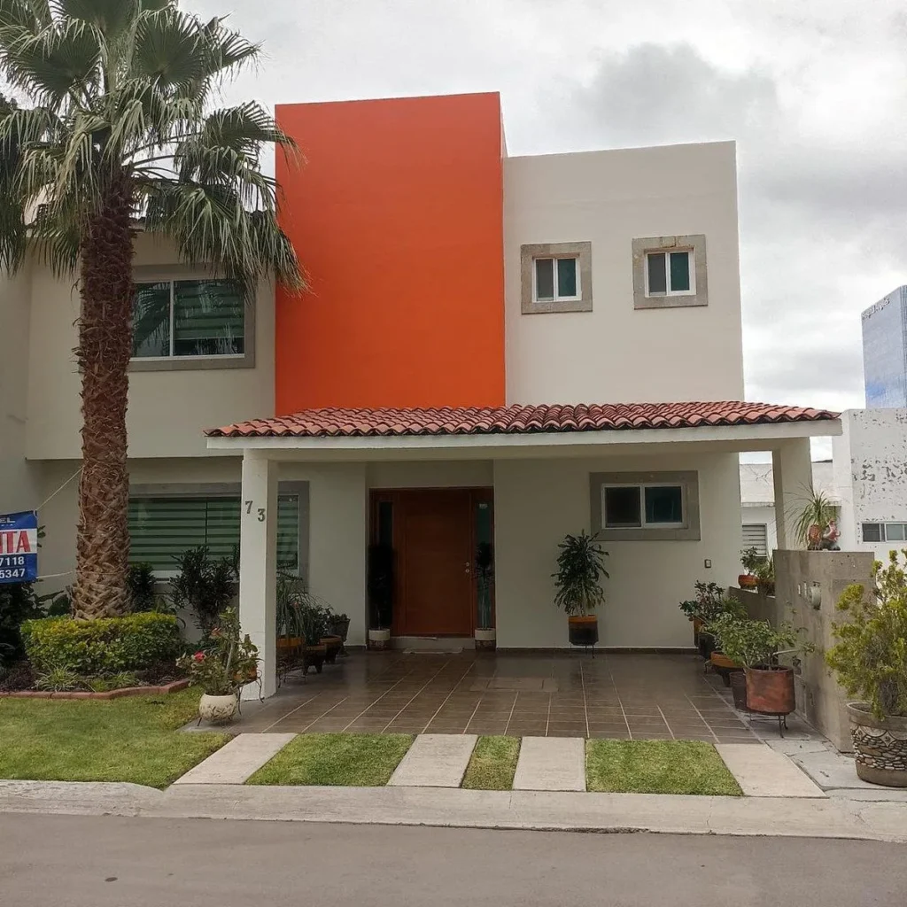 RENTA AMPLIA CASA EN CENTRO SUR