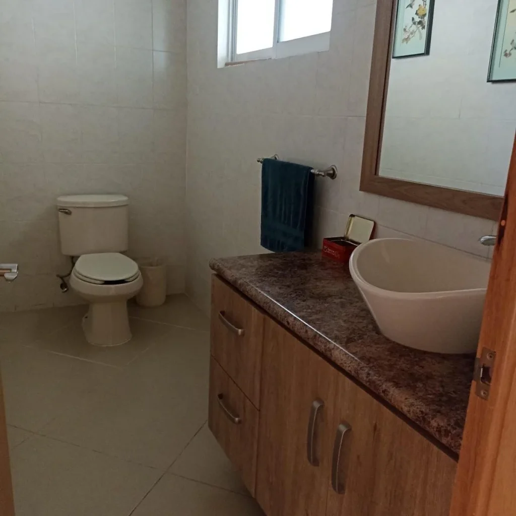 RENTA AMPLIA CASA EN CENTRO SUR