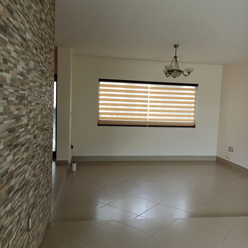 RENTA AMPLIA CASA EN CENTRO SUR