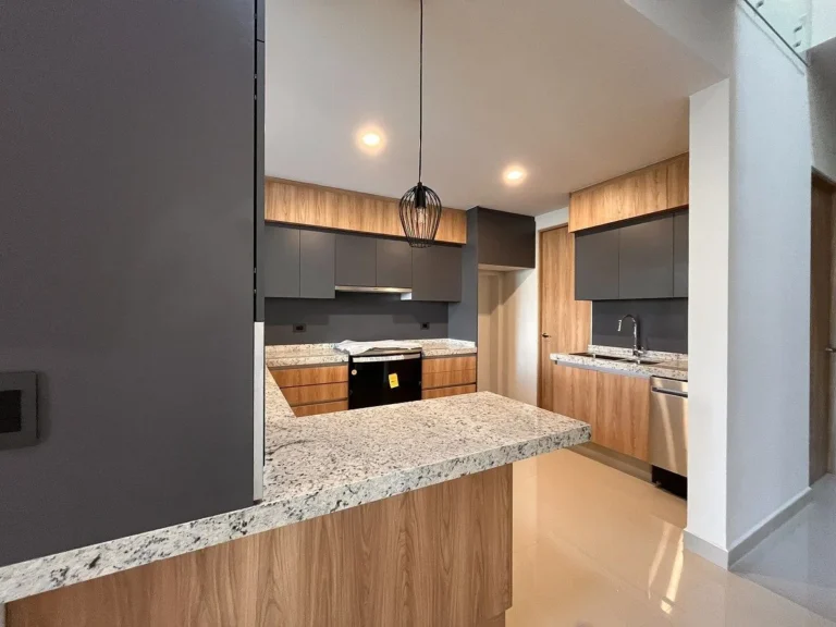 CASA EN VENTA CUMBRES DEL LAGO JURIQUILLA