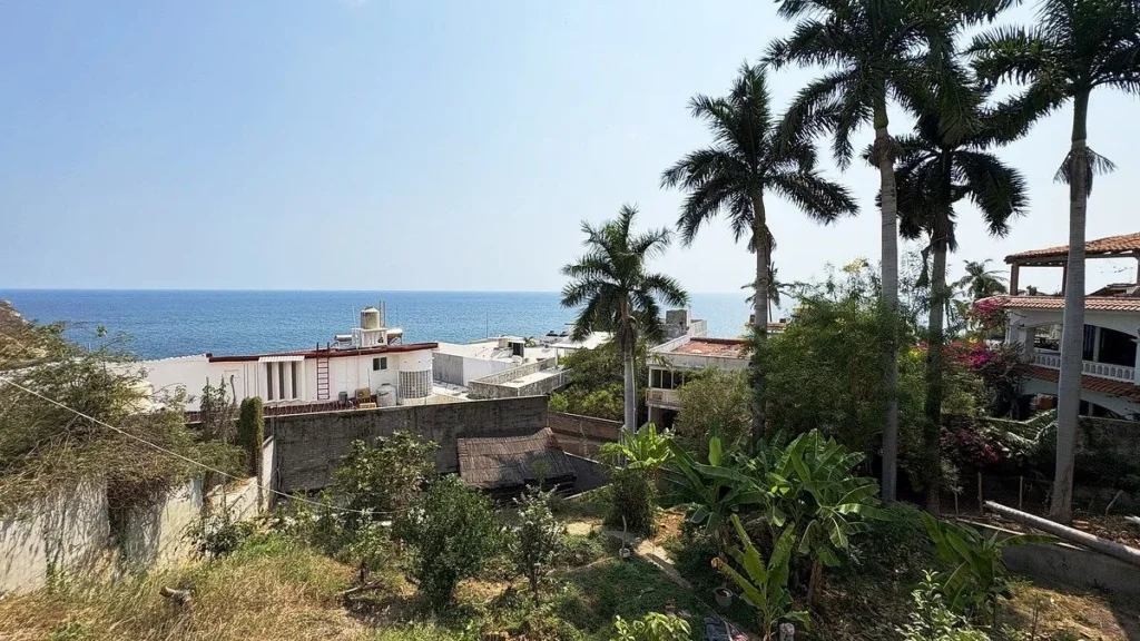 CASA EN VENTA CON VISTAS AL MAR EN ZONA TRANQUILA EN ACAPULCO