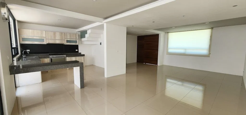 CASA DE OPORTUNIDAD EN VENTA EN PRIVADA EN ZIBATA EXCELENTE UBICACIÓN