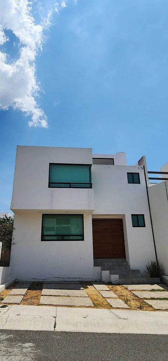 CASA DE OPORTUNIDAD EN VENTA EN PRIVADA EN ZIBATA EXCELENTE UBICACIÓN