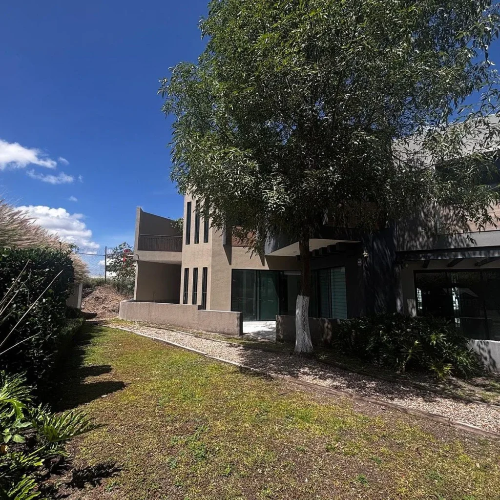 OPORTUNIDAD VENTA CASA CUMBRES DEL LAGO, JURIQUILLA
