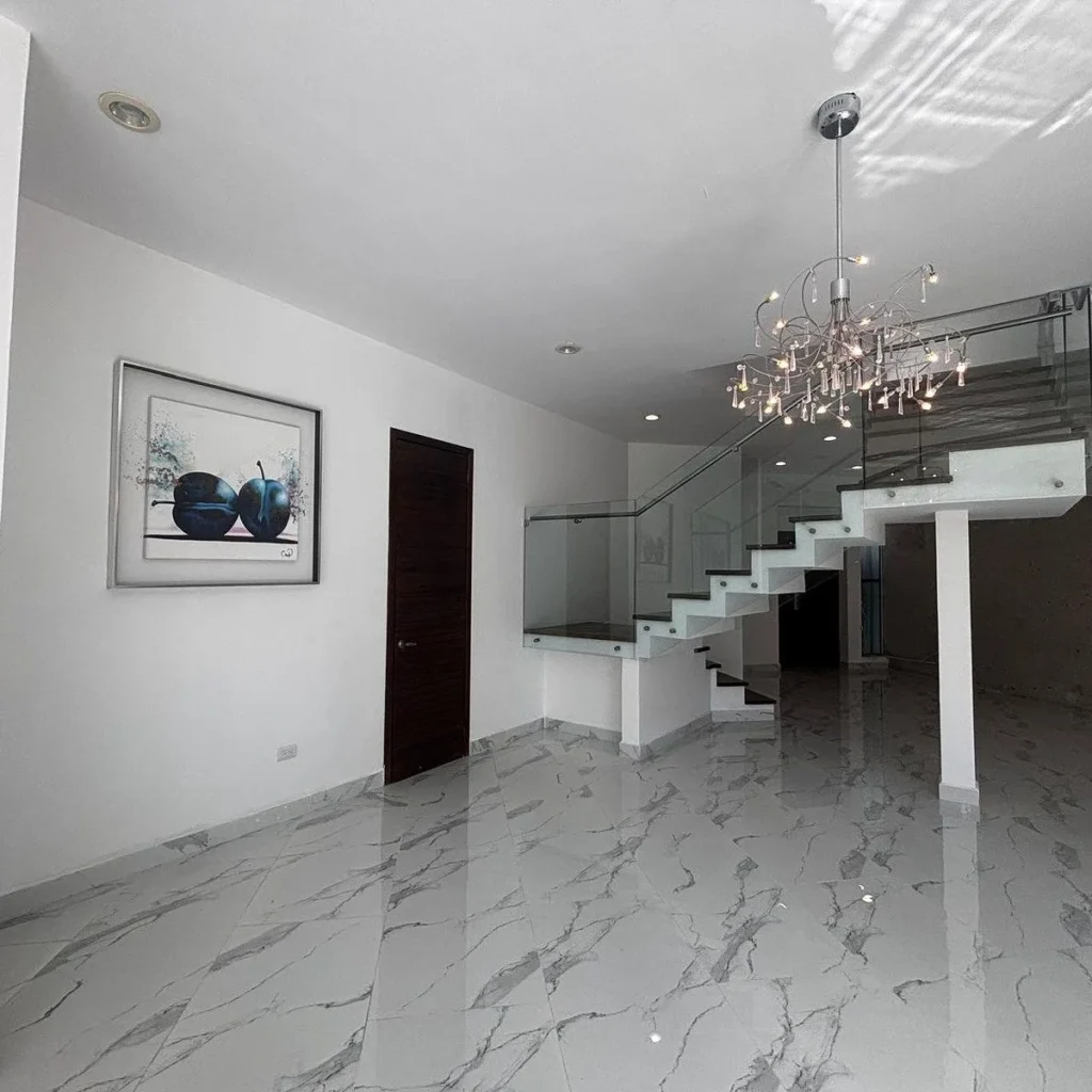 OPORTUNIDAD VENTA CASA CUMBRES DEL LAGO, JURIQUILLA