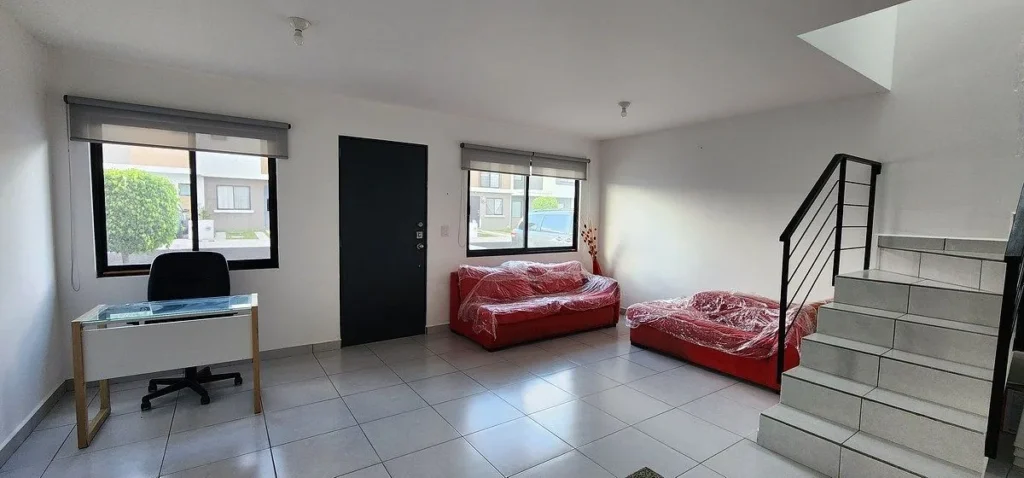 CASA EN RENTA CON RECAMARA EN PLANTA BAJA