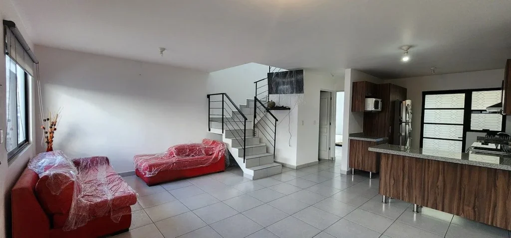 CASA EN RENTA CON RECAMARA EN PLANTA BAJA