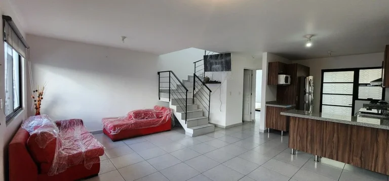 CASA EN RENTA CON RECAMARA EN PLANTA BAJA