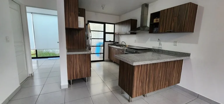 CASA EN RENTA CON RECAMARA EN PLANTA BAJA