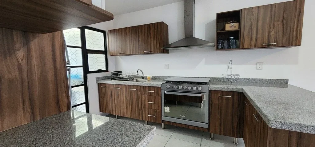 CASA EN RENTA CON RECAMARA EN PLANTA BAJA