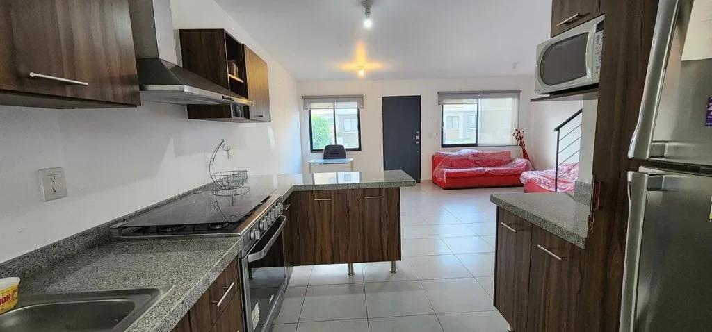 CASA EN RENTA CON RECAMARA EN PLANTA BAJA