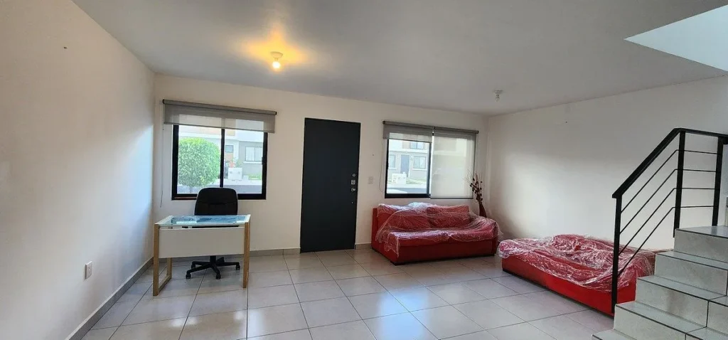 CASA EN RENTA CON RECAMARA EN PLANTA BAJA