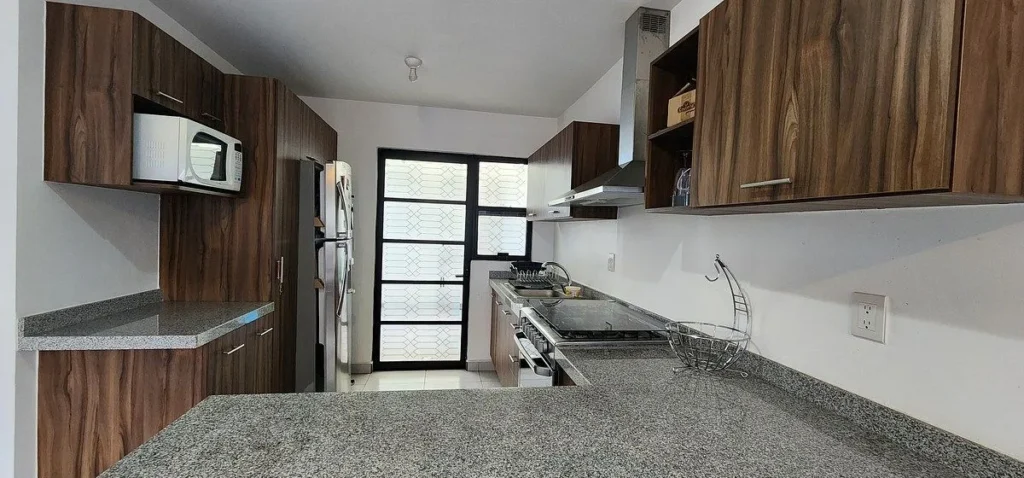 CASA EN RENTA CON RECAMARA EN PLANTA BAJA