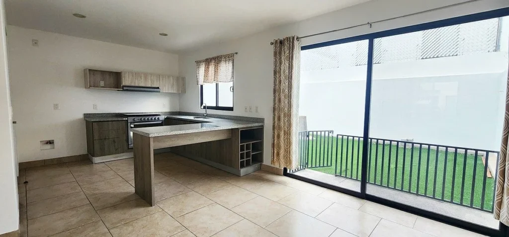 CASA EN VENTA EN TORRE DE PIEDRA EN EL REFUGIO