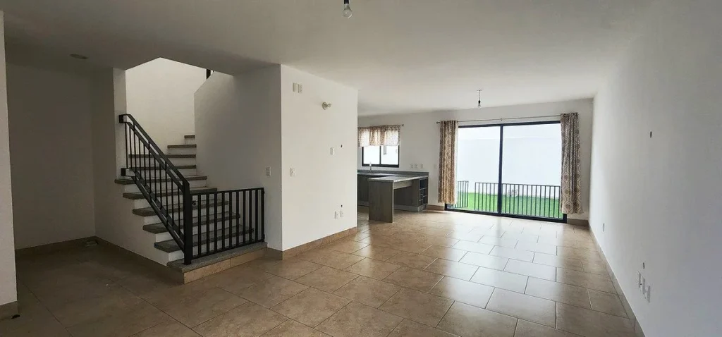CASA EN VENTA EN TORRE DE PIEDRA EN EL REFUGIO