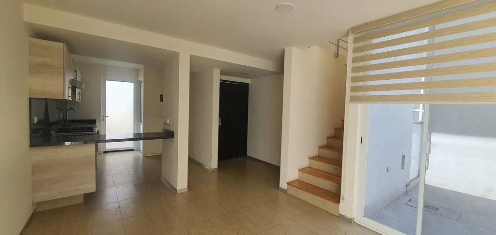 CASA EN RENTA DETRAS DE PLAZA CONSTITUYENTES