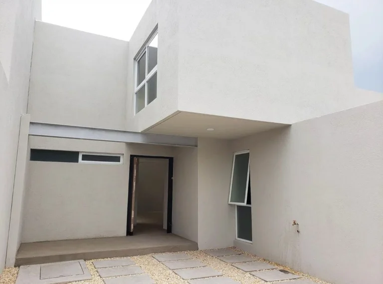CASA EN RENTA DETRAS DE PLAZA CONSTITUYENTES