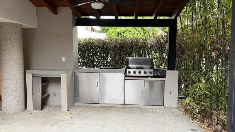 EXCLUSIVA CASA EN RENTA EN EL CAMPANARIO III