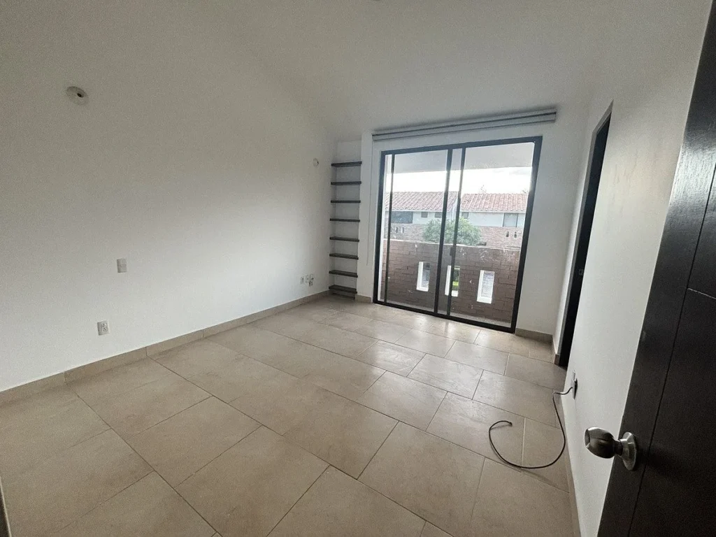 Casa en renta en condominio en Cumbres del Lago DR