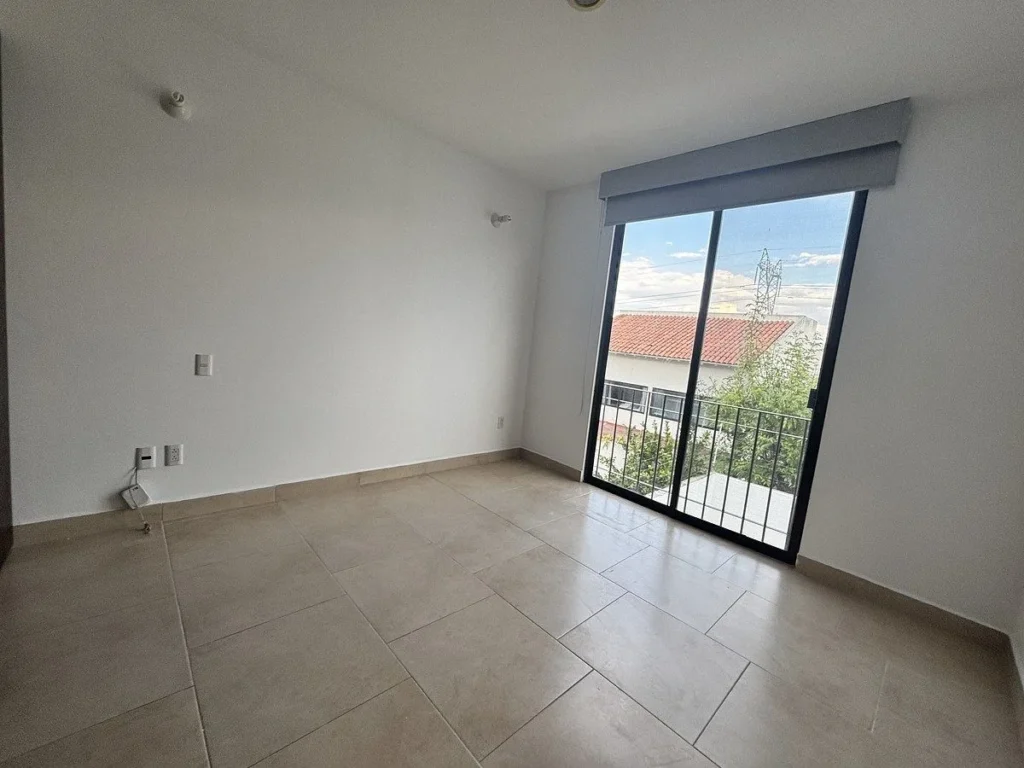 Casa en renta en condominio en Cumbres del Lago DR