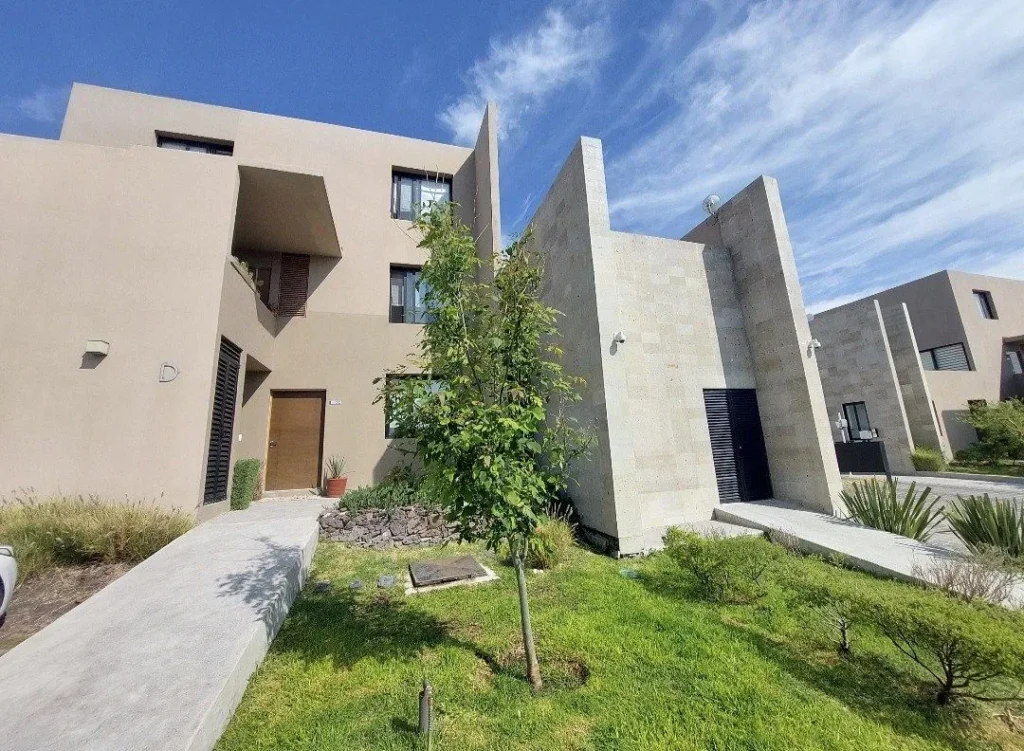 Renta de Townhouse en Insp Zibatá