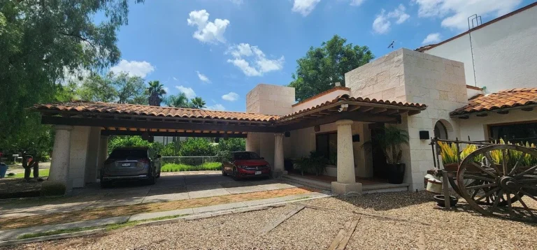 CASA EN VENTA EN BALVANERA GOLF & POLO COUNTRY CON VISTA AL CAMPO DE GOLF
