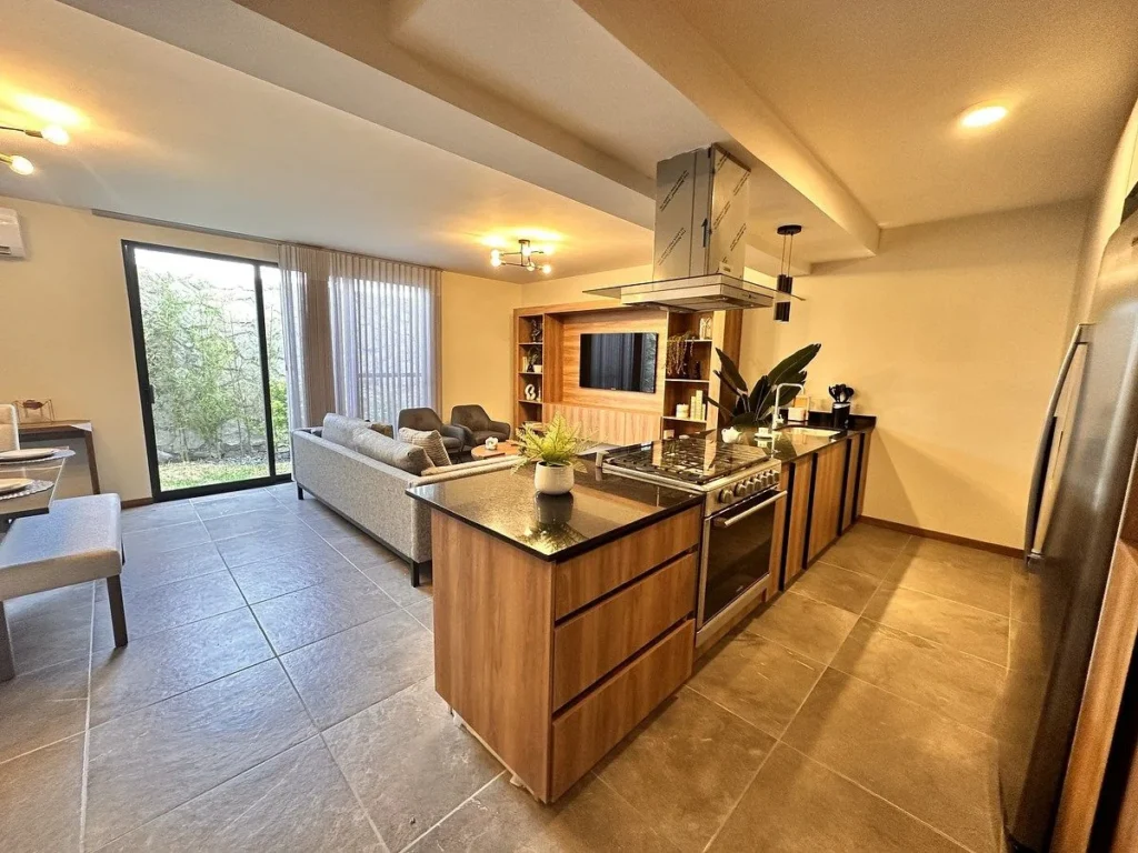 Casa moderna en venta en Zibata