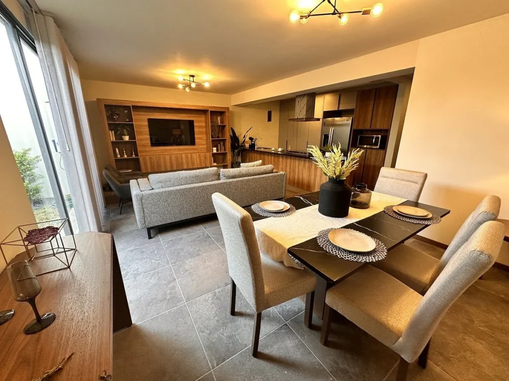 Casa moderna en venta en Zibata