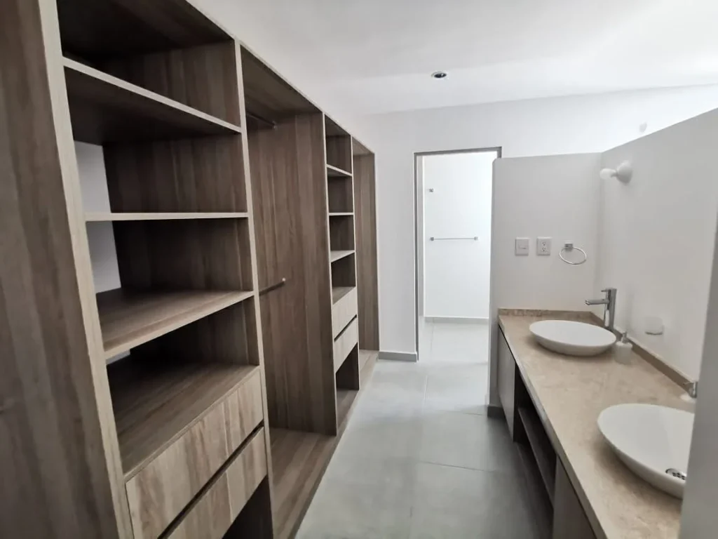 Casa en Venta con Roof Garden en Zakía – Vista al Lago