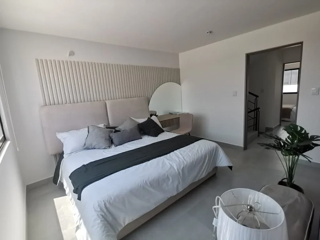 Casa en Venta con Roof Garden en Zakía – Vista al Lago