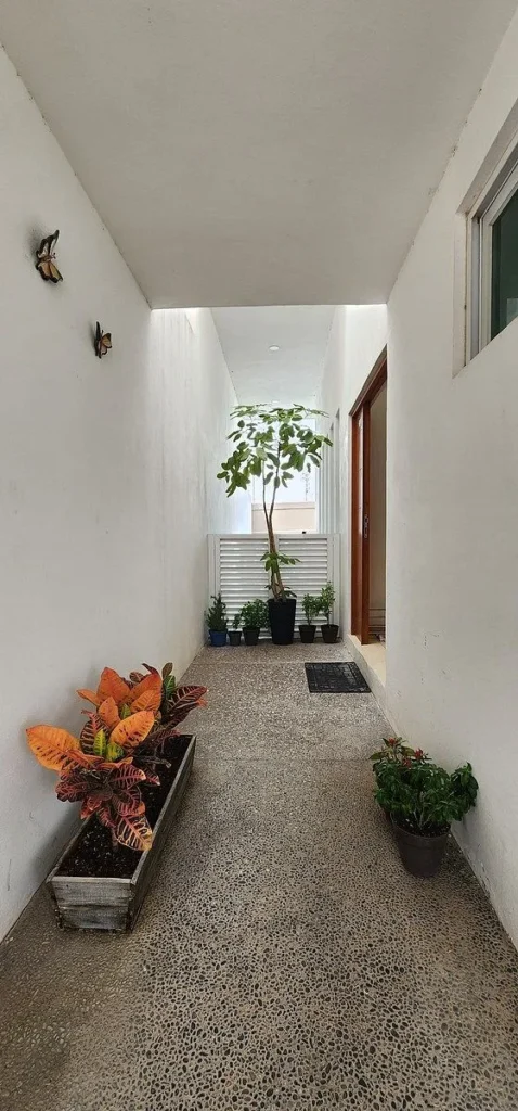 CASA EN VENTA EN CAÑADAS DEL LAGO CON DOBLES ALTURAS Y SALA DE TV