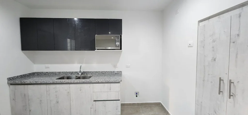 CASA EN RENTA EN LA VISTA CON BAÑO EN CADA RECAMARA Y GRAN JARDÍN