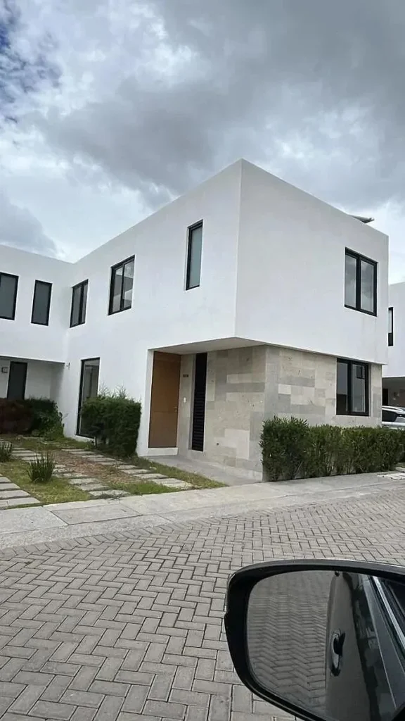 Casa Moderna en Renta en Altos Juriquilla – Excelentes Acabados y Amenidades Pre