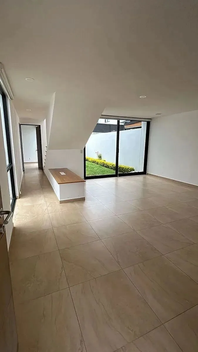 Casa Moderna en Renta en Altos Juriquilla – Excelentes Acabados y Amenidades Pre