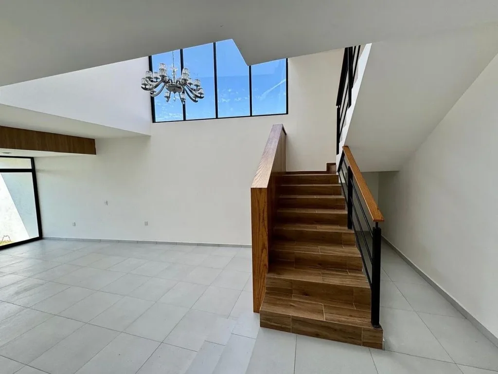 Casa en venta en esquina en Lomas de Juriquilla recámara en planta baja