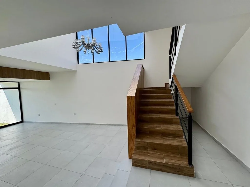 Casa en venta en esquina en Lomas de Juriquilla recámara en planta baja