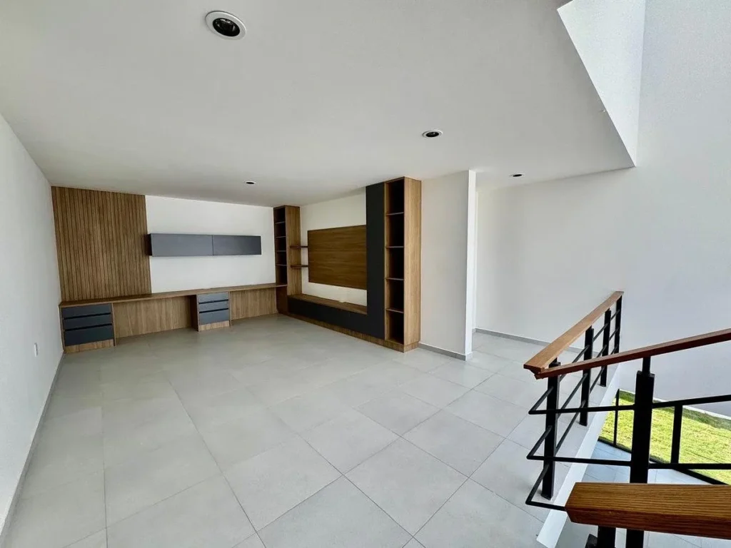 Casa en venta en esquina en Lomas de Juriquilla recámara en planta baja